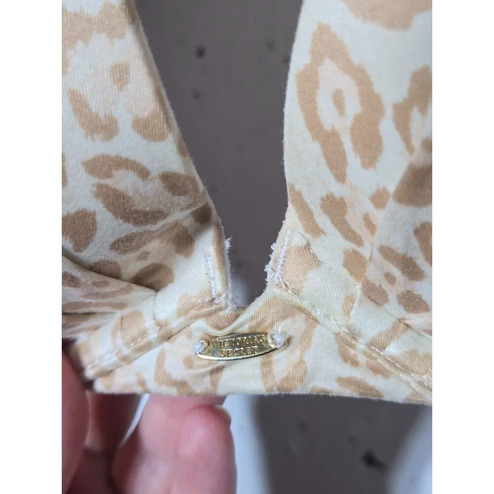 Victoria's Secret Womens Animal Print Plunge Bra Size 32DD Underwire Padded Sexy